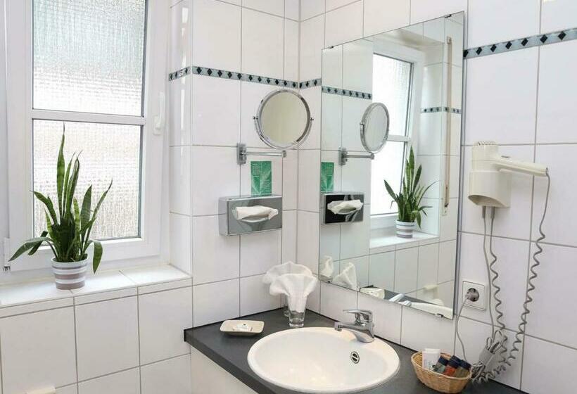 חדר סופריור, Restaurant & Metzgerei Rößle