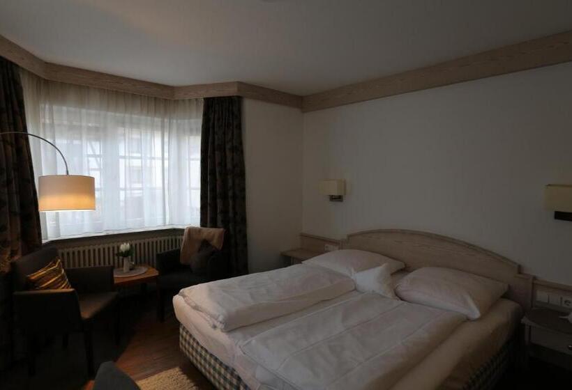 חדר סופריור, Restaurant & Metzgerei Rößle