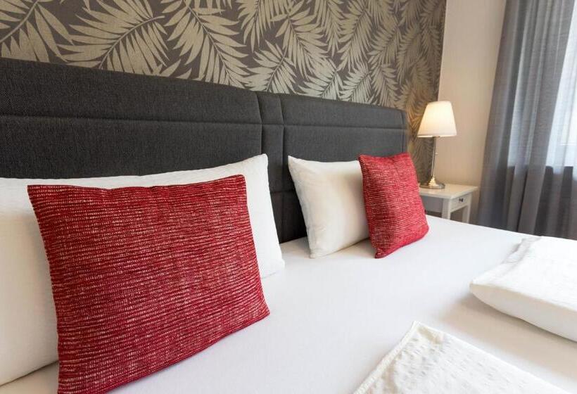 חדר אקונומי, Restaurant Sonnenlay