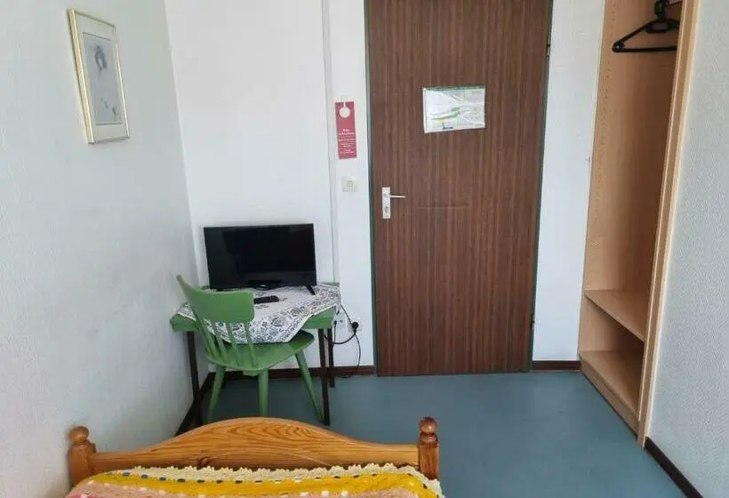 Economy Yhden Hengen Huone, Schwung