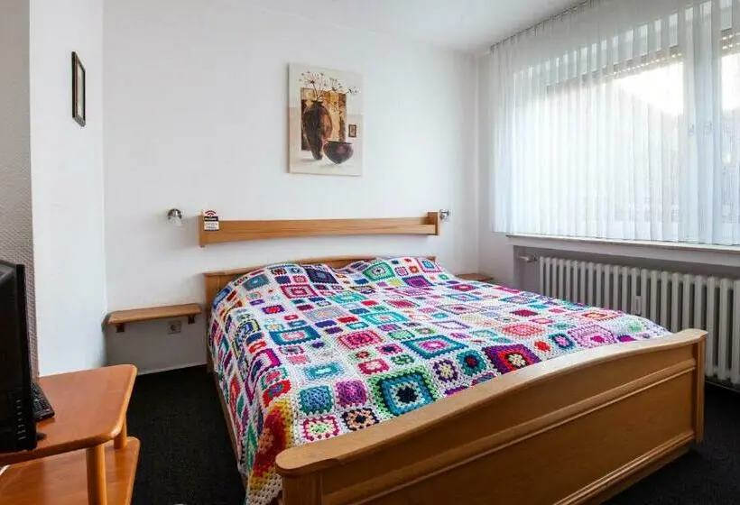 Standard-huone, Schwung