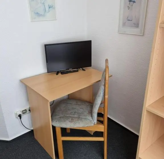 Standard Yhden Hengen Huone, Schwung