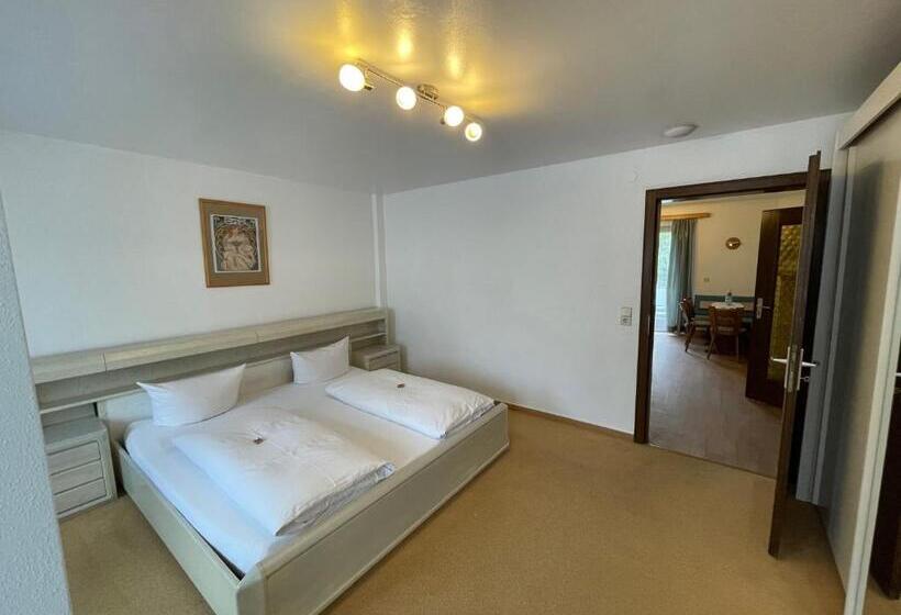 غرفة عائلية, Silberdistel