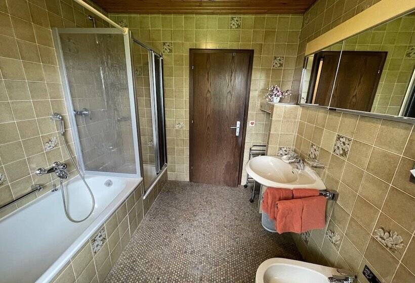 غرفة عائلية, Silberdistel