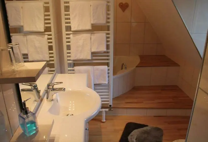 Standard Triple Room, Waldgasthaus & Berghotel Steinerne Renne