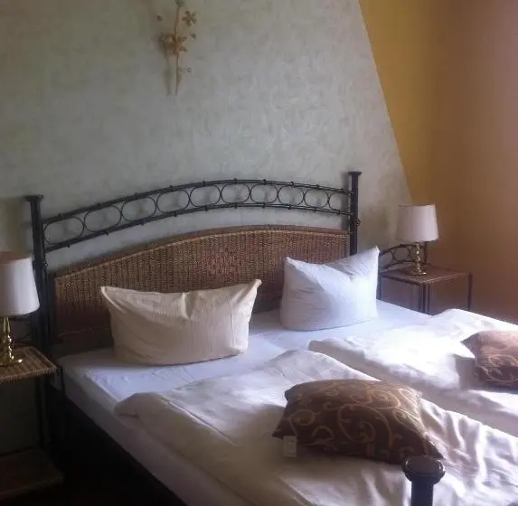 スタンダードトリプルルーム, Natur& Waldhotel Johannesruh