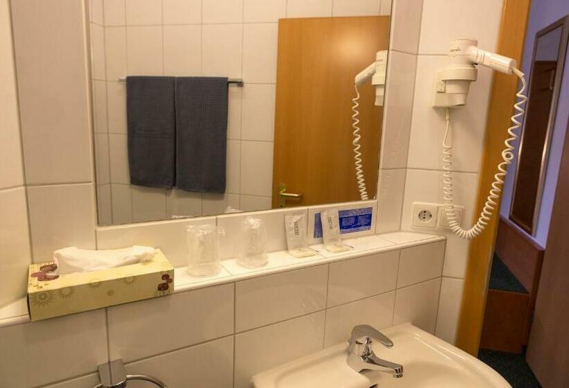 コンフォートルーム, Zur Eisenbahn