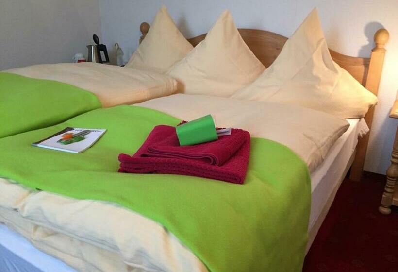 スタンダードルーム, Zur Eisenbahn