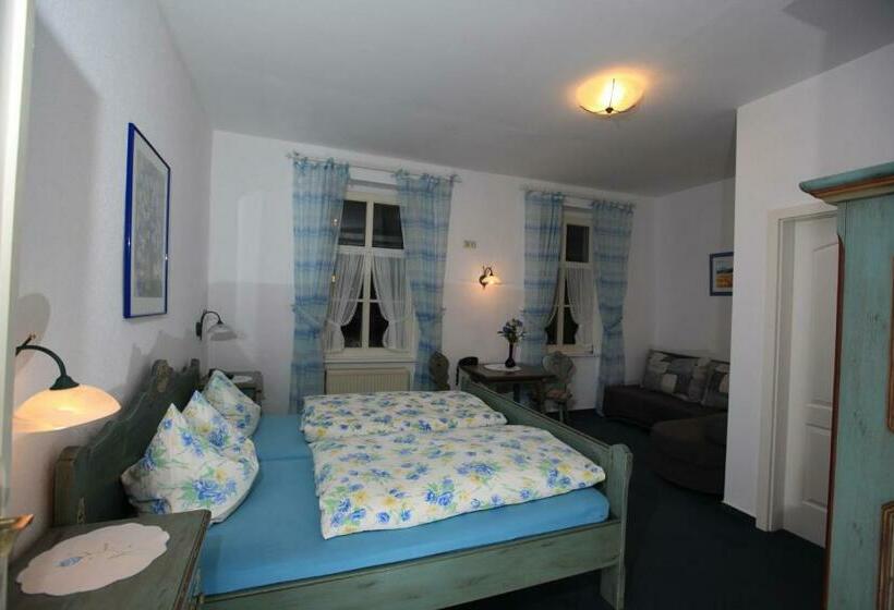 Quarto Comfort, Zur Post