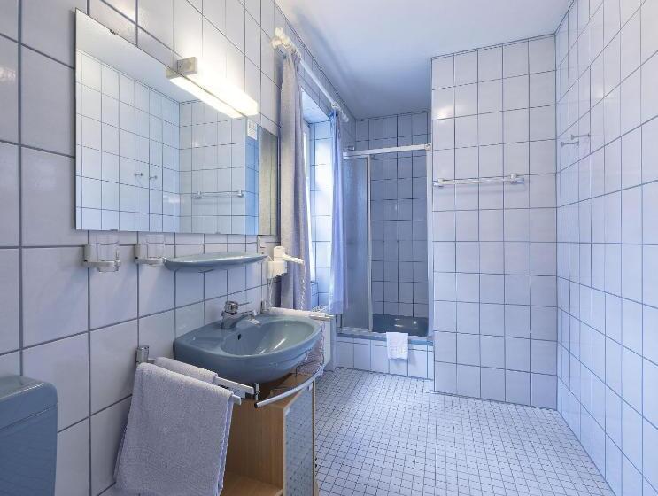 Номер Комфорт, Zur Post