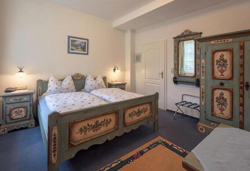 Quarto Comfort, Zur Post