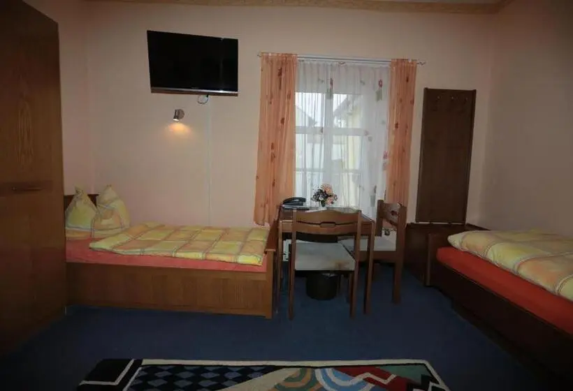 Comfort Yhden Hengen Huone, Zur Post