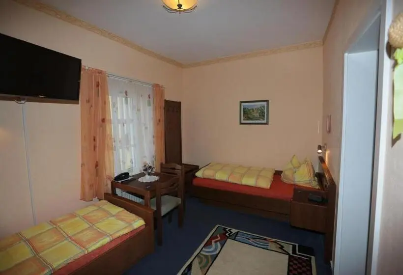 Comfort Yhden Hengen Huone, Zur Post