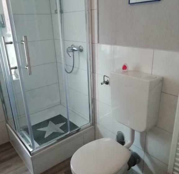 1 Bedroom Apartment with Views, Zur Post