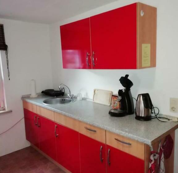 1 Bedroom Apartment with Views, Zur Post