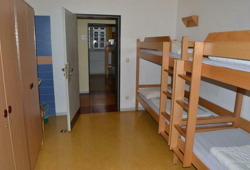 标准四人间共用浴室, Jugendherberge Lübeck Altstadt