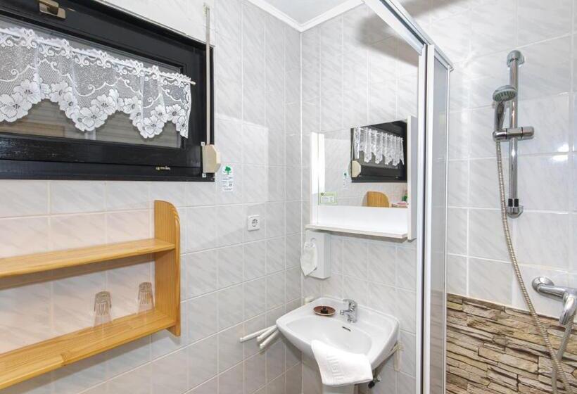 بنجلو قياسى, Spreewaldhotel Garni Raddusch