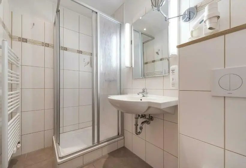 Comfort-huone Merinäkymä, Strandhotel Zur Promenade