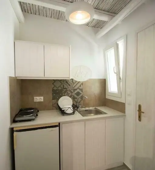 استودیوی استاندارد, Alexandros Mykonos