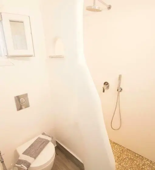 استودیوی استاندارد, Alexandros Mykonos
