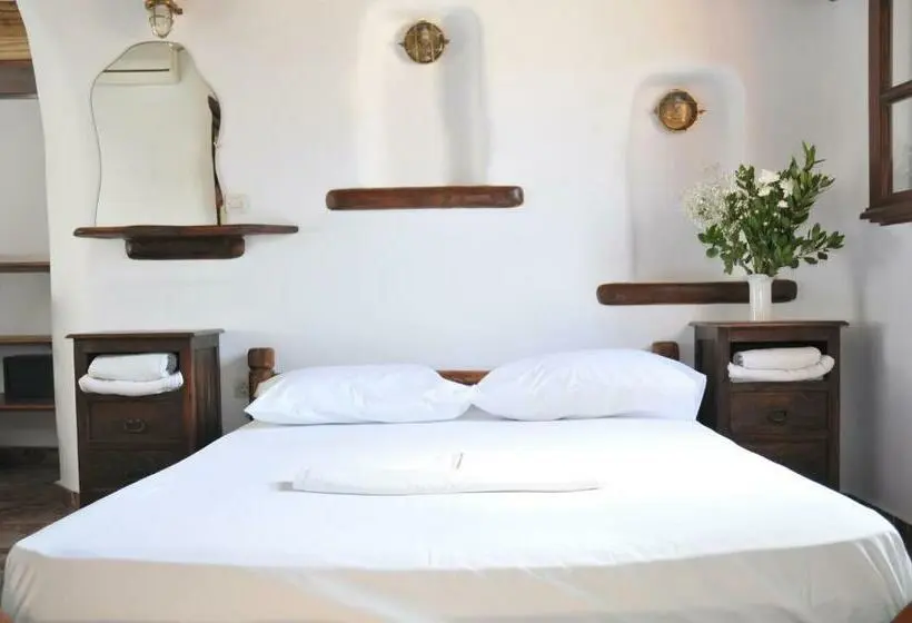 اتاق استاندارد سه نفره, Alexandros Mykonos