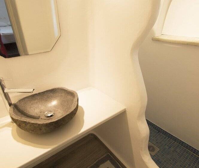 Estudio Estándar, Alexandros Mykonos