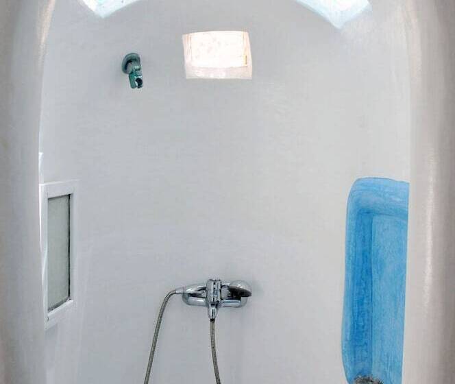 اتاق استاندارد سه نفره, Alexandros Mykonos