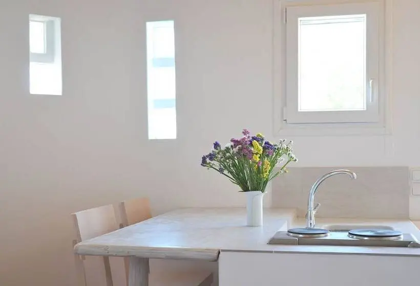 استودیوی استاندارد, Alexandros Mykonos