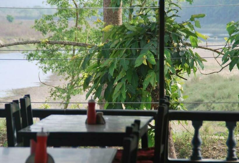 اتاق استاندارد, Chitwan Tiger Camp