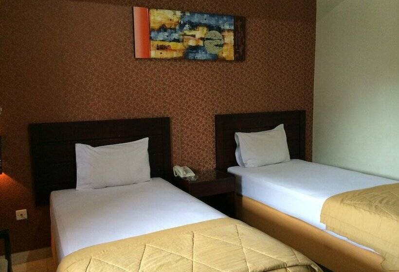 Номер Deluxe, Crown