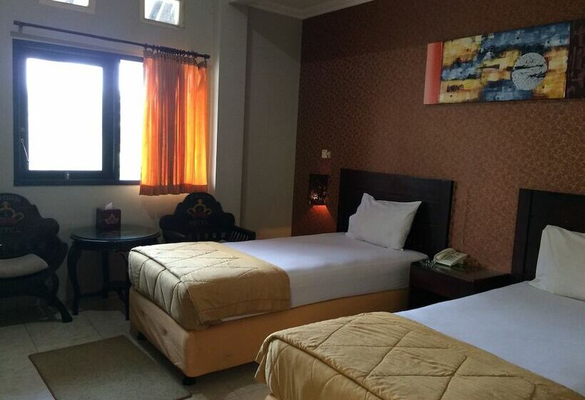 Номер Deluxe, Crown