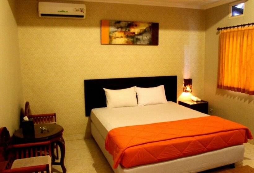 Номер Deluxe, Crown