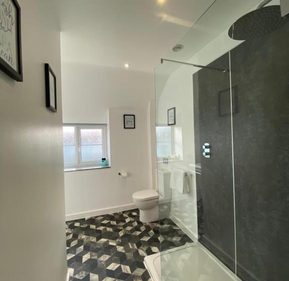 带大床的标准间, Gordons