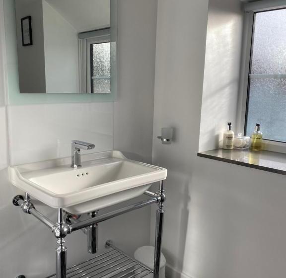 带大床的标准间, Gordons