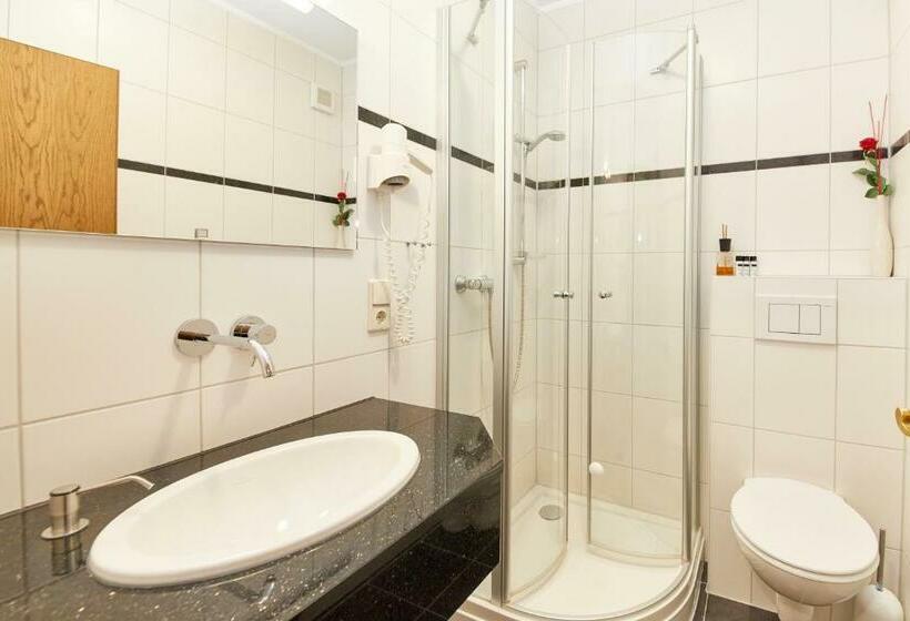 Номер Стандарт Индивидуальный, Café Ernst