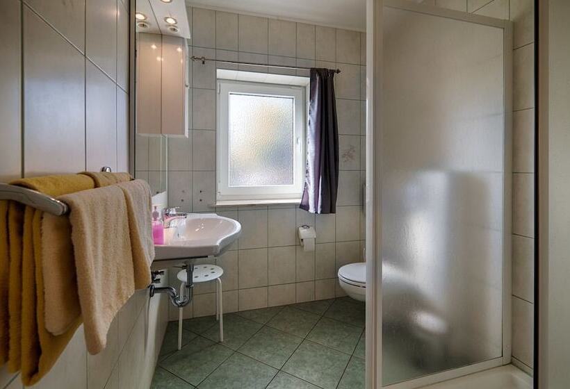 غرفة قياسية, Elbterrassen Zu Brambach