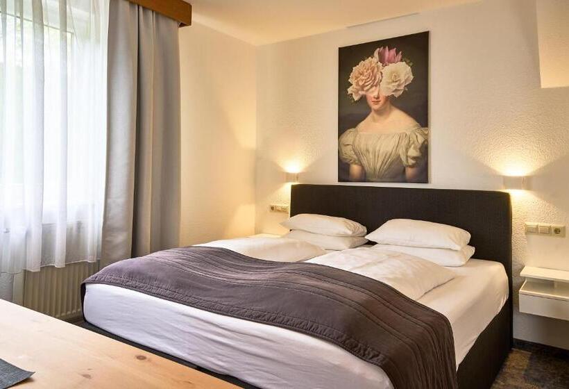 חדר סטנדרט לארבעה, Landgasthof Hirsch