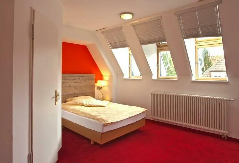 Standard Yhden Hengen Huone, Sternplatz