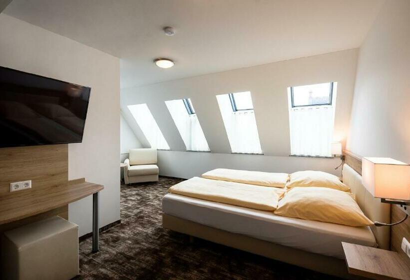 Номер Deluxe, Sternplatz