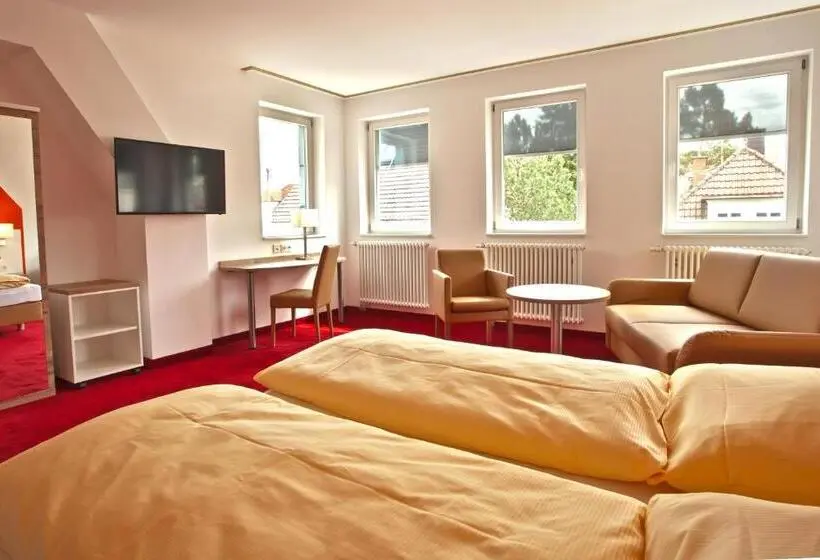 Standard Kolmen Hengen Huone, Sternplatz