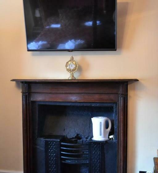 חדר דלוקס, The Red Lion