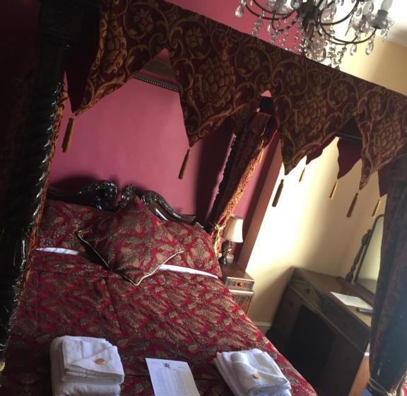 חדר דלוקס, The Red Lion