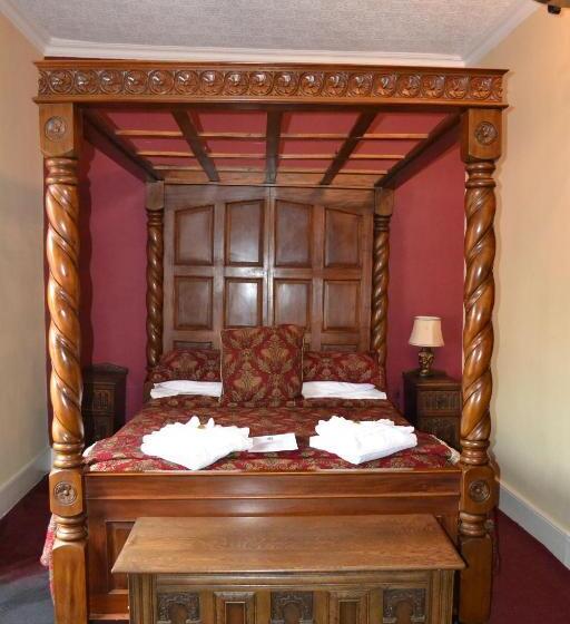 חדר דלוקס, The Red Lion