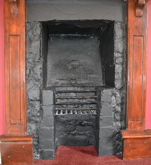 חדר בסיסי, The Red Lion