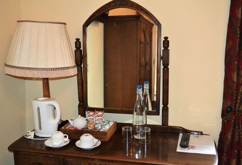 חדר דלוקס, The Red Lion