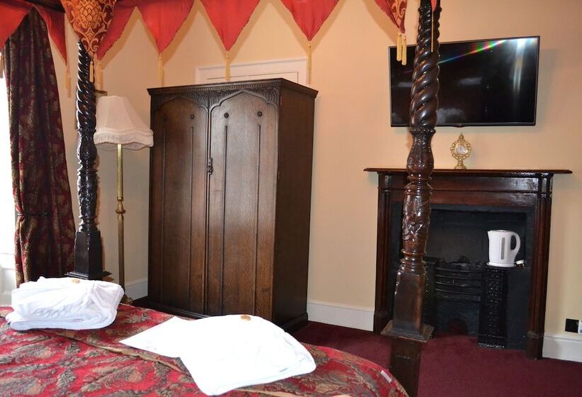 חדר דלוקס, The Red Lion