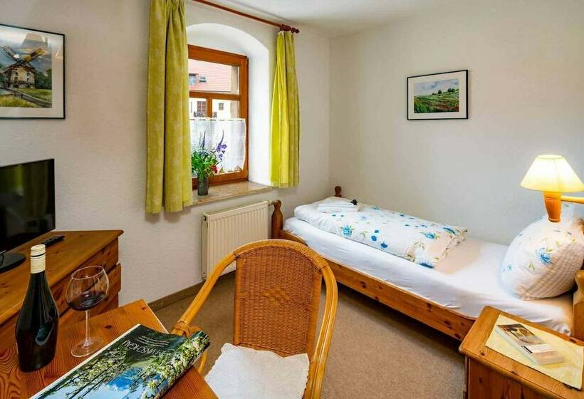Standard Yhden Hengen Huone, Landhotel Gut Wildberg