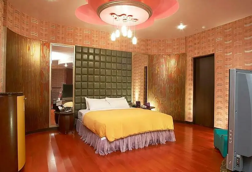 سوییت سوپریور, Royal Group Motel Nan Tse Branch
