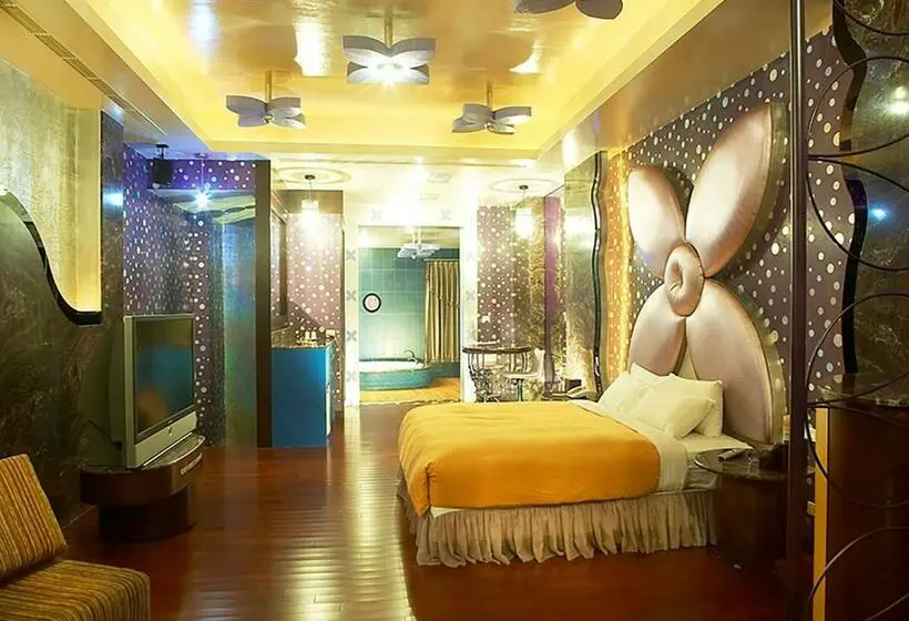 سوییت سوپریور, Royal Group Motel Nan Tse Branch