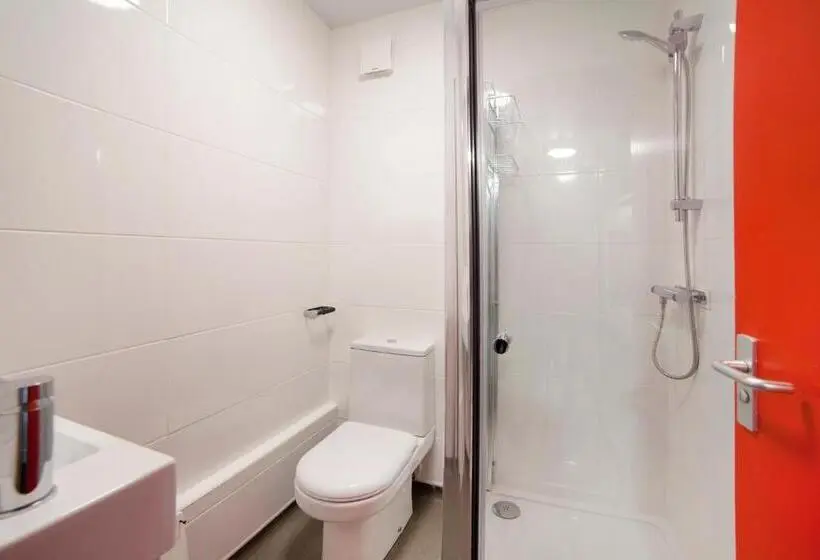 Standard Kolmen Hengen Huone, Sleeperdorm   Hostel